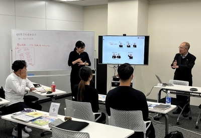 QVp96iR2yjyIGkDacnQT.jpg?w=940&h=940