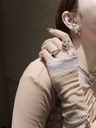 アクセサリーブランド   Soierie<ソワリー＞ 25 A/W Collectionより一部先行発売 「Distort series」