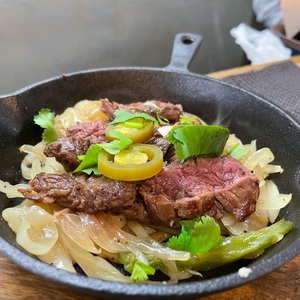 QXXmZNSOyWHyXFVFxFwz.jpeg?w=940&h=940