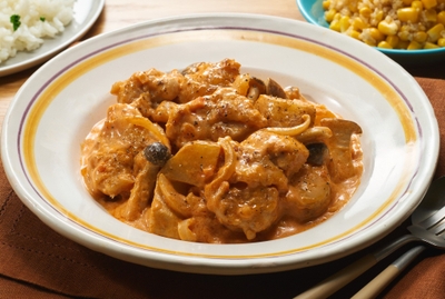「チキンときのこの濃厚トマトクリーム煮」（イメージ）