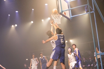 QoLYBrxATKTCBa17TzrF.jpg?w=940&h=940