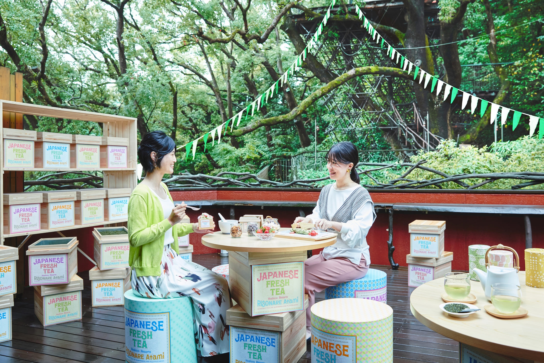 【リゾナーレ熱海】 お茶どころの静岡で新茶を楽しく味わう 「新茶ジェラートパーティー」開催 ～みんなでパーティー気分！冷たいプレートで好みのジェラートを作ります～ 期間：2023年4月22日～5月31日