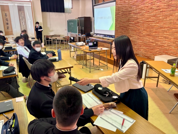 中学校講演会(未来の自分発見講座)