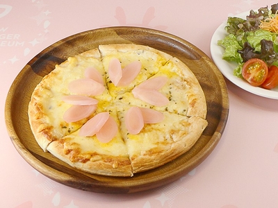 岩下の新生姜ハートピザ（サラダ付き）　1,200円