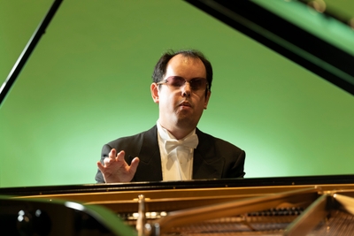 photo: Masashige Ogata