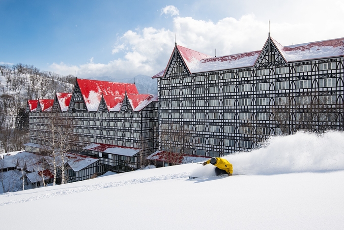 ホテル横を滑走する爽快な「一本松コース」