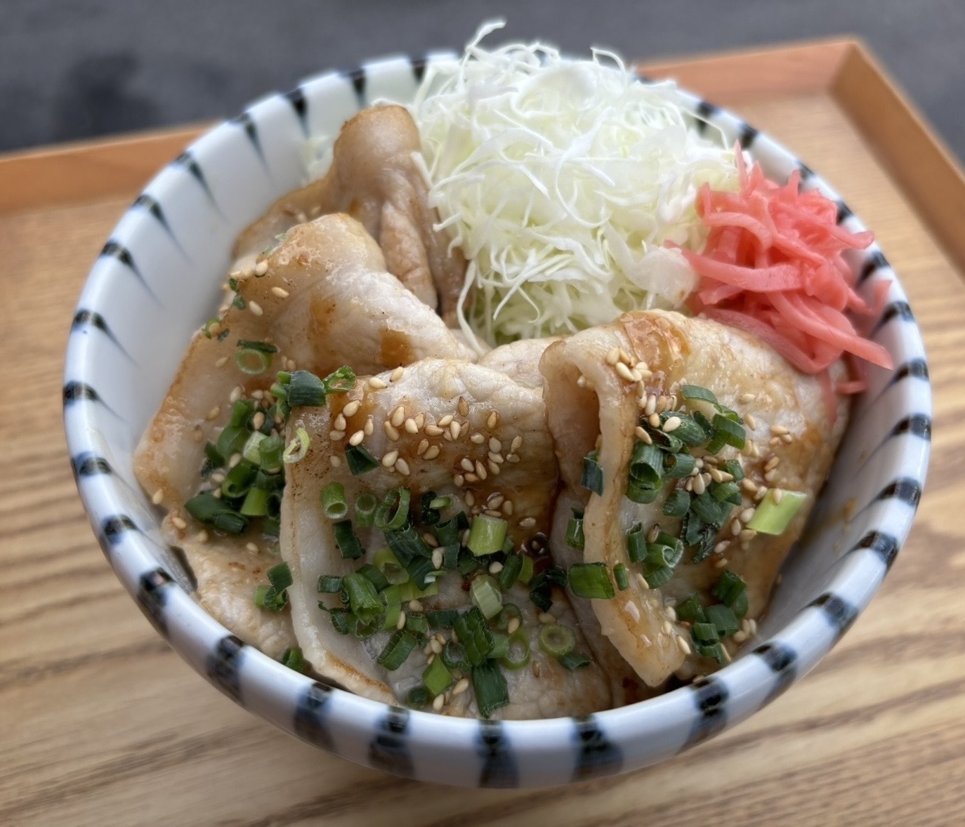 うま塩ねぎ豚丼