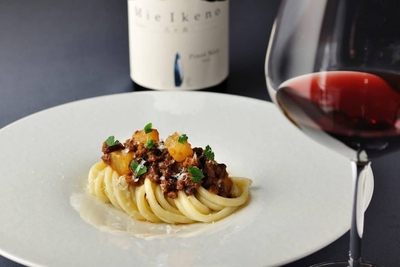 R8aaLHYwK9tJMDlCFN70.jpg?w=940&h=940