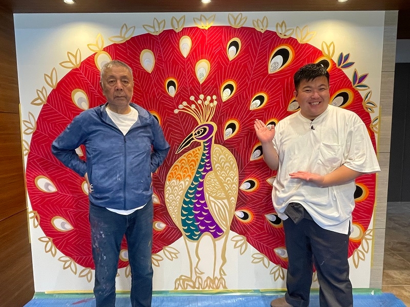 絵師・木村英輝さん(左)