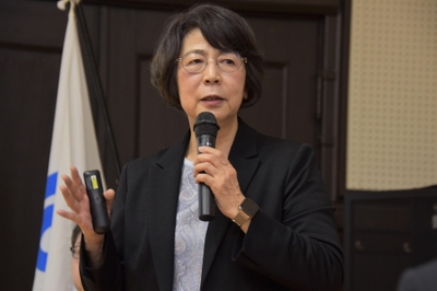 講演する二神名誉教授