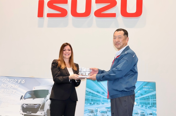 アリソン1000シリーズ(TM) ミニチュアモデル贈呈式