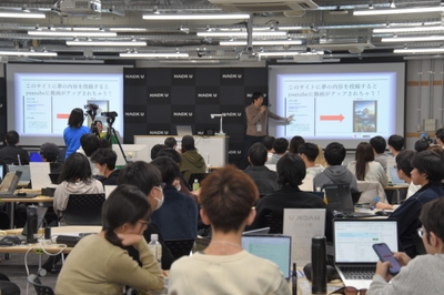 RF7jgTTVPxNxsyubUeFL.jpg?w=940&h=940