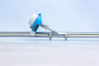 配管挿入なしに正確な温度測定ができるクランプオン温度計 《iTHERM SurfaceLine TM611》を発売