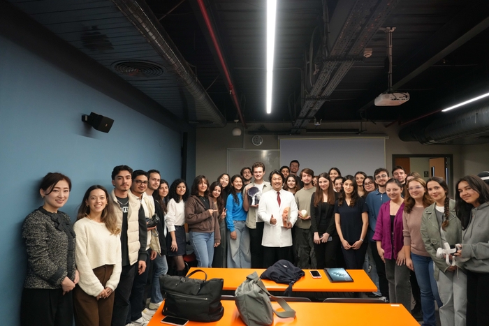 イスタンブール大学での記念撮影