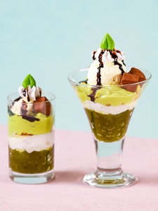 抹茶と生チョコのパフェ
