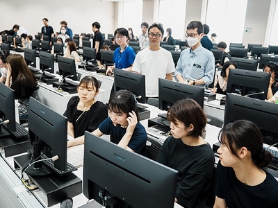 RVPqO79Z00iY0DZ6aUBr.jpg?w=940&h=940