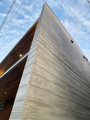 まもなく累計2,000枚到達！話題の「杉の型枠用うづくり板」に 厚み15mm新登場　 建築設計事務所・施工会社から3ヶ月で30件超の反響