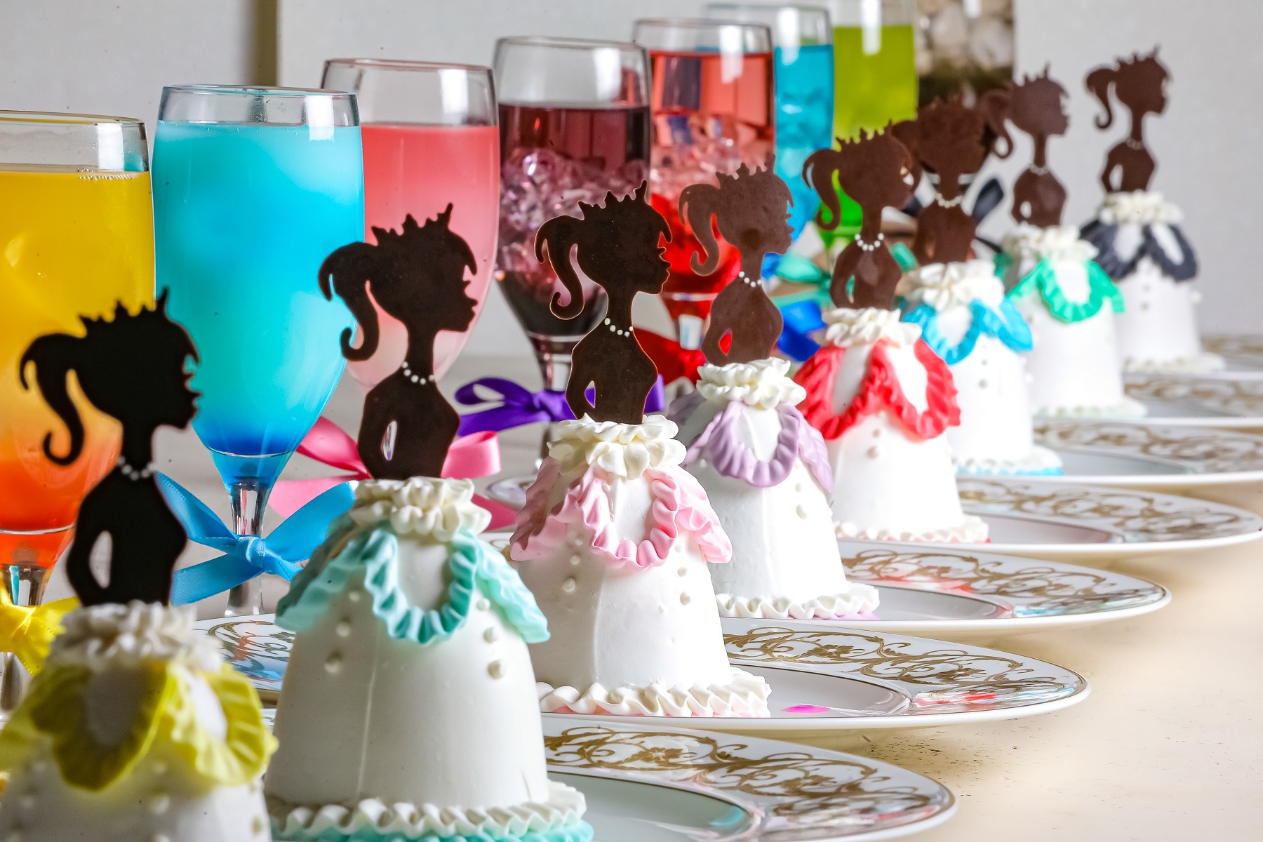 【大阪・南港】開催延長決定!!あなたの推しは何色!?大好きなカラーコーデで楽しむスイーツパーティー 『プリンセスアフタヌーンティー~My Best COLOR~』