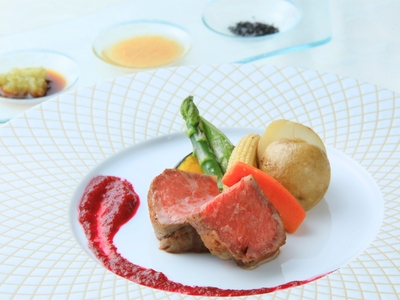 通常プランでは鉄板ダイニングを愉しめます