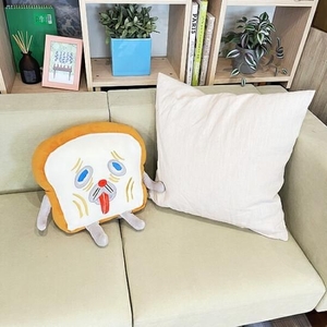 パンどろぼうのクッション