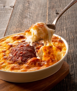 「ファミレスのミラノ風ドリア」写真：鈴木正美（studio orange）