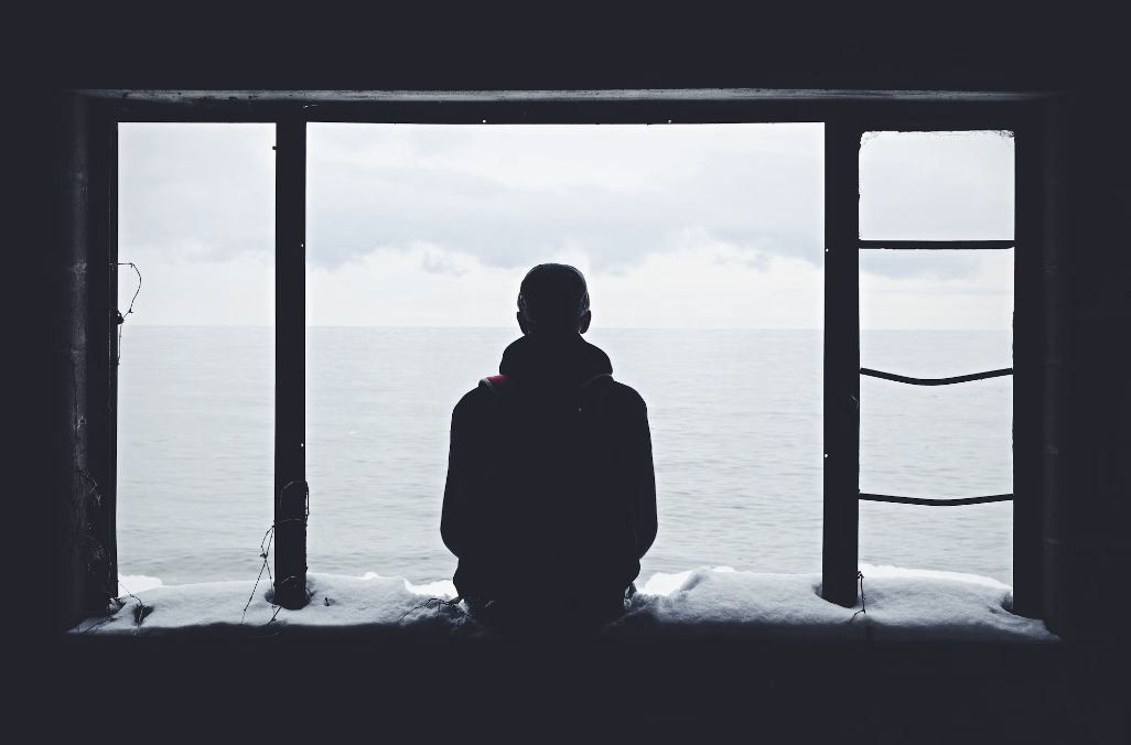 無断欠勤が続く社員への正しい対応方法は?解雇する場合の注意点についても解説