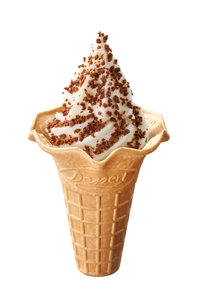 ソフトクリームバニラにチョコクランチをトッピングした際のイメージ画像です。