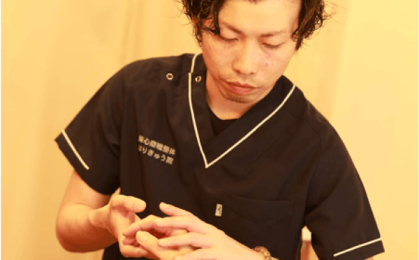 背骨・骨盤調整☆初回お試しクーポンあり!自然治癒力を引き出す『東心斎橋整骨院・はりきゅう院』の情報を駅近ドットコムで公開