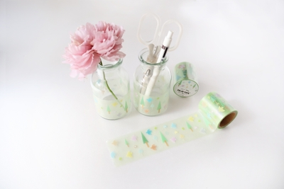 透け感のある淡いグリーンがきれいな「ことりの森」