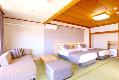 アースカラーのファブリックがモダンな雰囲気