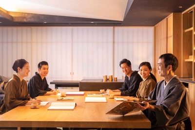 Rv4N4qUqw8KmhintWYtk.jpg?w=940&h=940