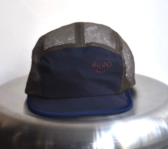BUDOの超軽量キャップが注目集める。ロングレース＆トレイル対応、“走る”に集中するためのミニマルギアが再入荷