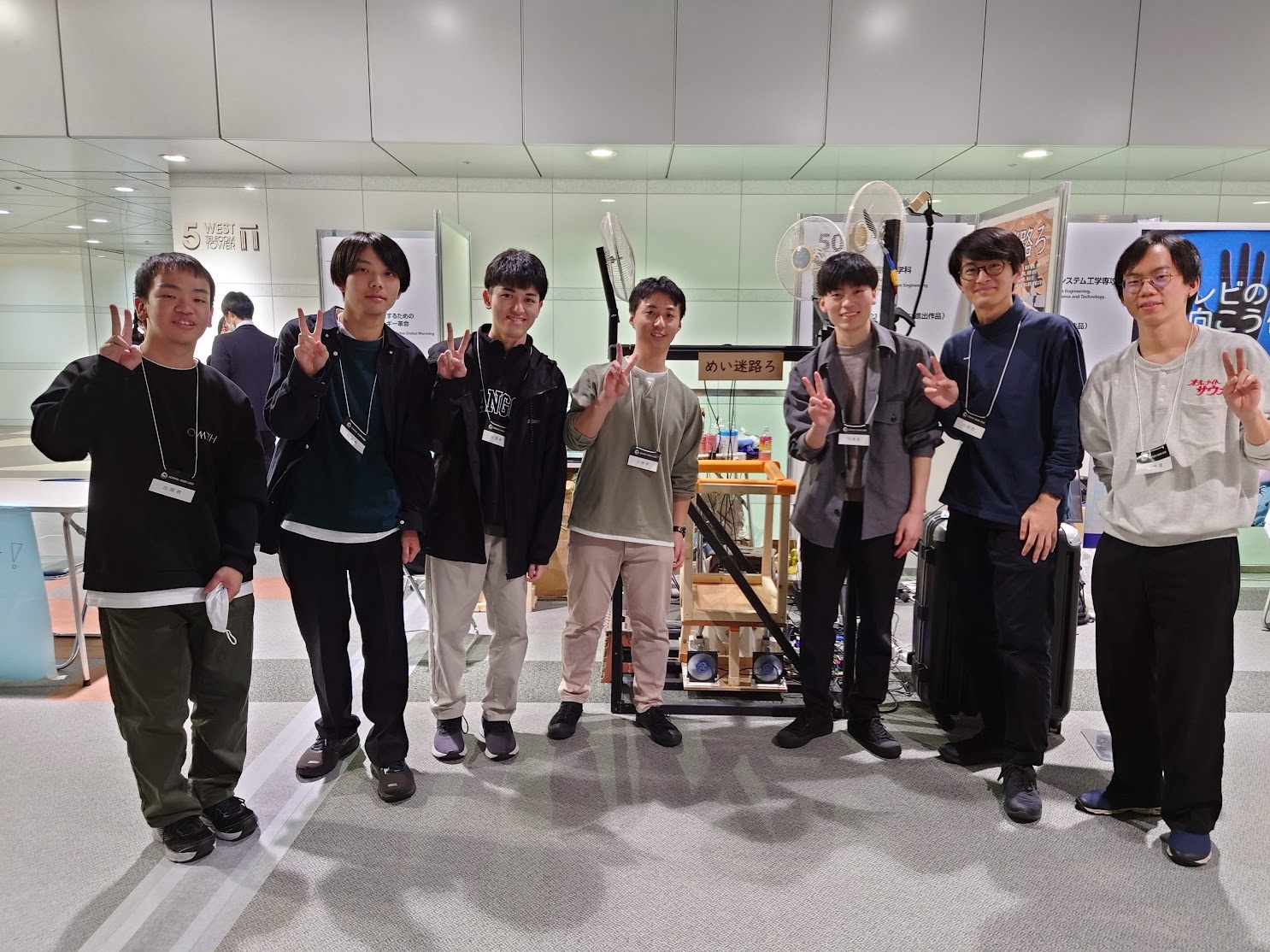 左から西川凌さん、竹内大弥さん、坂野将大さん、森嵜隼一郎さん、佐々木翔哉さん、森田直樹さん、船引應佑さん。 すべて柳田研究室の4年生