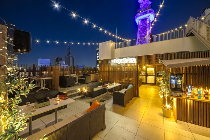 手軽に楽しめるルーフトップビアテラス