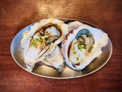 真牡蠣と岩牡蠣（イメージ写真）