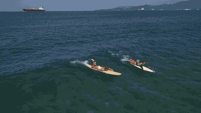 パドルが苦手な人も簡単に波をキャッチできる