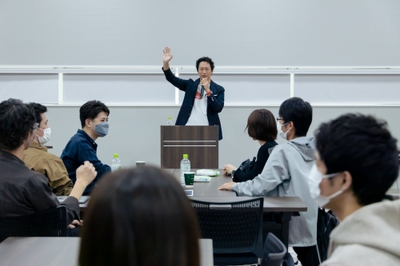 S6qampFcbpDQYlcIAnP4.jpg?w=940&h=940