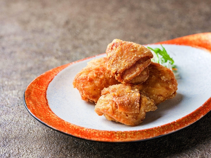 伝統の唐揚げ/極上の塩唐揚げ:8個 1,250円(税込)