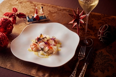 SEVBRU9pMDAiBhIgXdTW.jpg?w=940&h=940