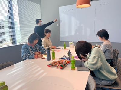 SGhzNn8tLMoWRnmnFiJf.jpg?w=940&h=940