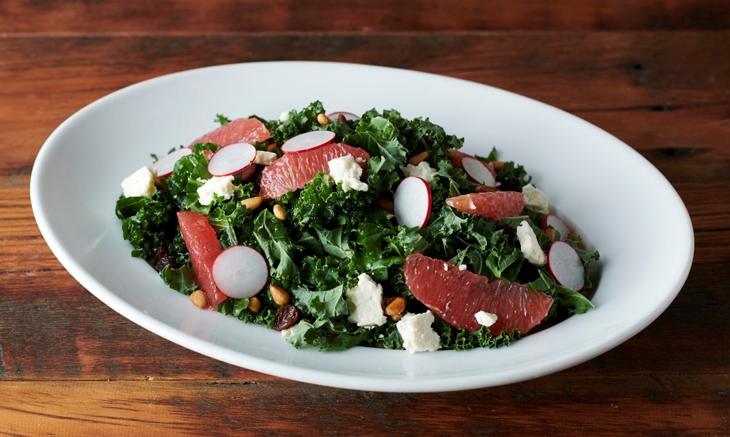 ケールサラダ Half 819円 税込900円 / Regular 1273円 税込1400円