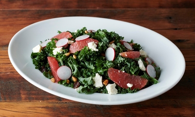 ケールサラダ Half  819円　税込900円  /  Regular  1273円　税込1400円　