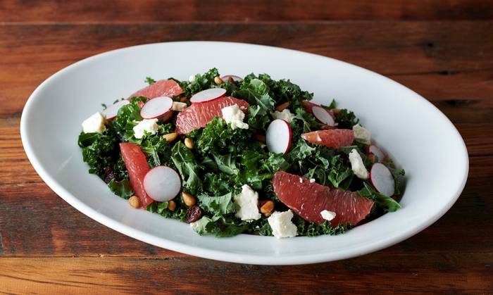 ケールサラダ Half 819円 税込900円 / Regular 1273円 税込1400円