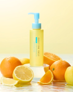 “毛穴スッキリ”クレンジングバームが話題の パーフェクトワンフォーカスから 毛穴の奥から落とす『微粒子クレンジングオイル』が 9月1日新発売！ 洗うたびマイルドピーリングでつるん肌へ