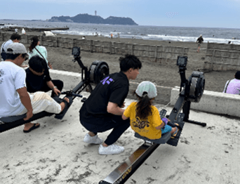 ▲ローイングエルゴによる発電体験