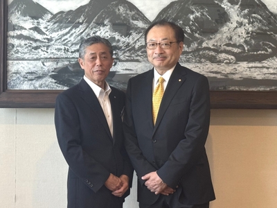 左）香春町・鶴我町長