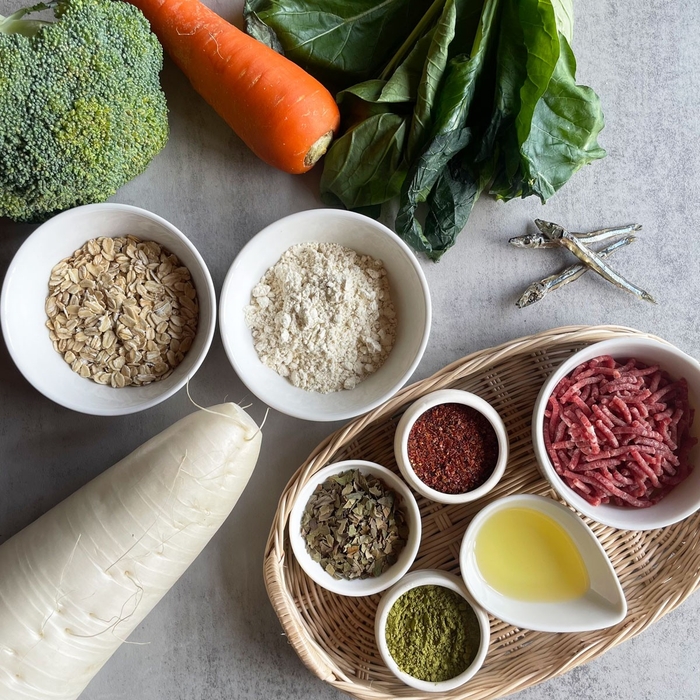 「素材のやさしさが、カタチになる。」 旬の野菜やハーブ、オートミール。食べやすさと栄養を両立するレシピ設計。