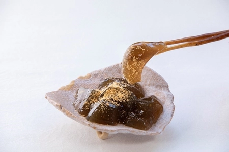 山口県、萩城下町で初のわらび餅専門店 「萩ノ早蕨」が9月11日にオープン！ ～本わらび粉と萩の天然水にこだわった、唯一無二の食感～