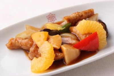 近大柑橘と和豚もちぶたの爽やかフルーツ酢豚
