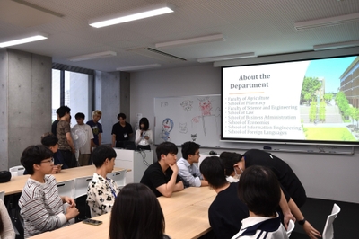 本学のキャンパスなどを紹介